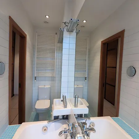 Appartement Midcentury Modern, Quiet, 40m With Bath